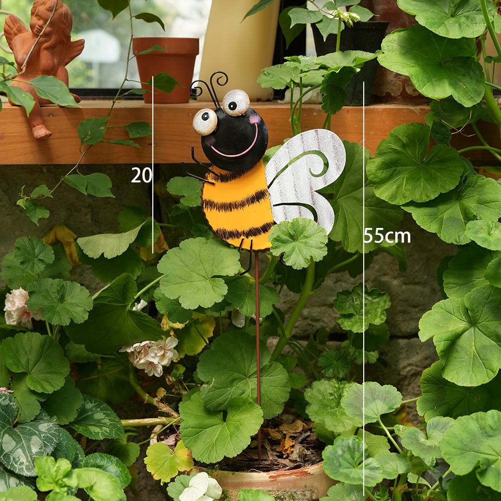 Cartoon-Tier- und Blumenschmuck: Garten- & Hofdekoration