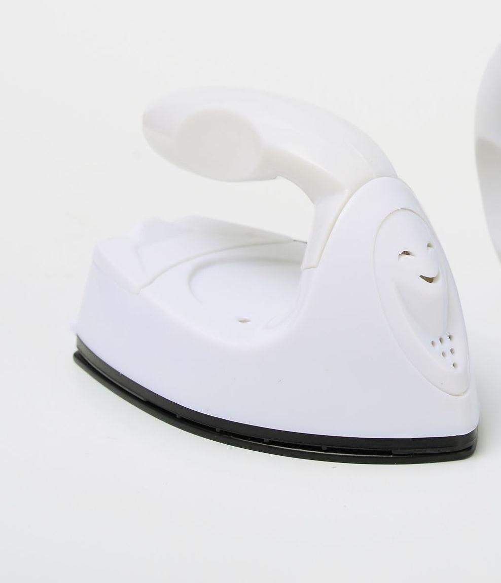 

Легко создавайте самодельные термонаклейки с именами с помощью мини-утюга для рукоделия белый