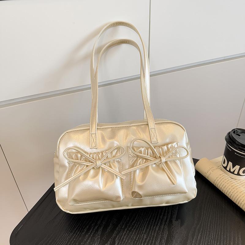 Fashion Faux Leather Shoulder Bag with Cute Cloud Charm Handbag, Bow Accent Multi Pocket Design, Casual Underarm Purse for Daily