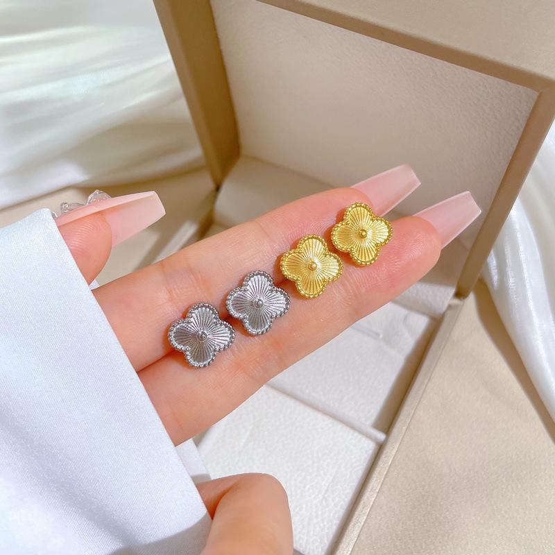 Retro Lucky Grass Minimalist Stud Earrings Cold Men'S And Women'S Earrings Personality Temperament Banquet Earrings