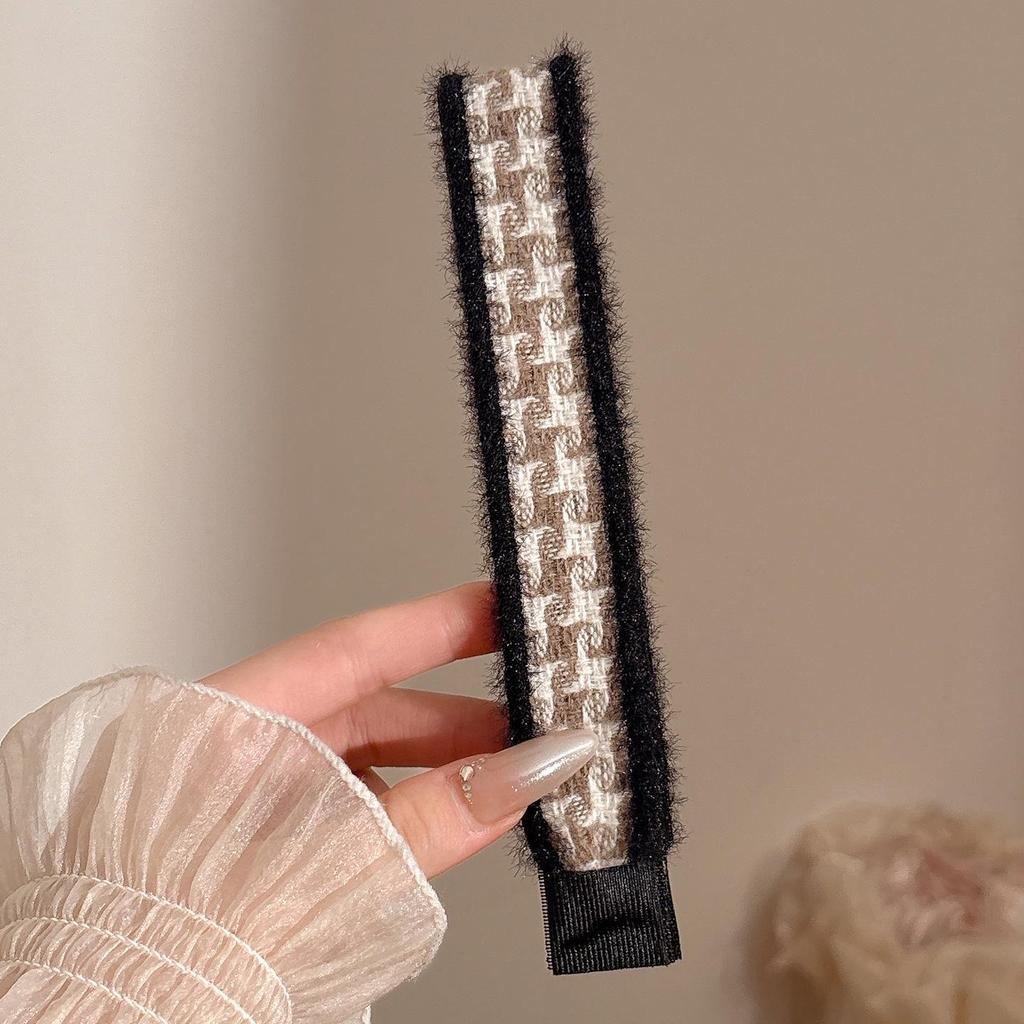 Floral Knit Choppy Bangs Sticker Headband for Women – Non-Slip Hair Magic for Washing Face.