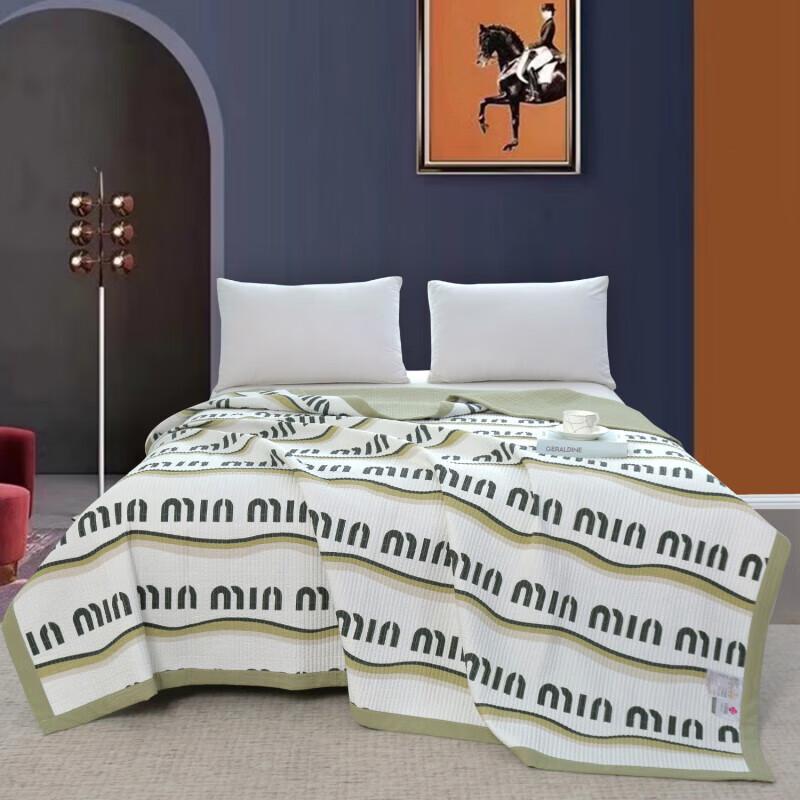 

Jieliya Pearl Yarn All-Season Quilt