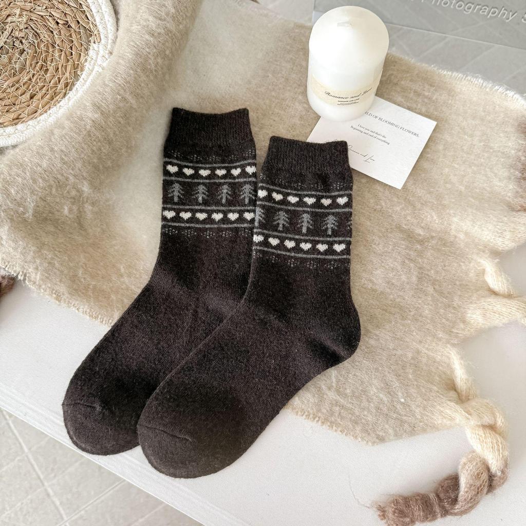 Women's Fair Isle Wool Mid-Calf Socks, Fleece-Lined, Thickened, Retro Christmas Style, Cozy for Autumn and Winter.