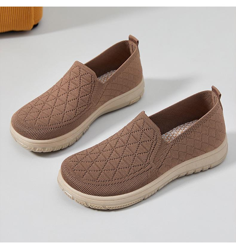 Women's Versatile Summer Low-Cut Slip-On Flat Shoes - Soft Sole Comfort for Mom