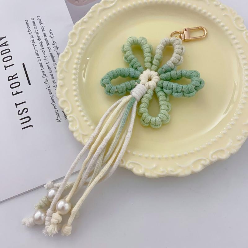 Pastoral Style Creative Colorful Hand-Woven Flower Tassels Keychain Creative Backpack Decoration Good Gift For Women Girls