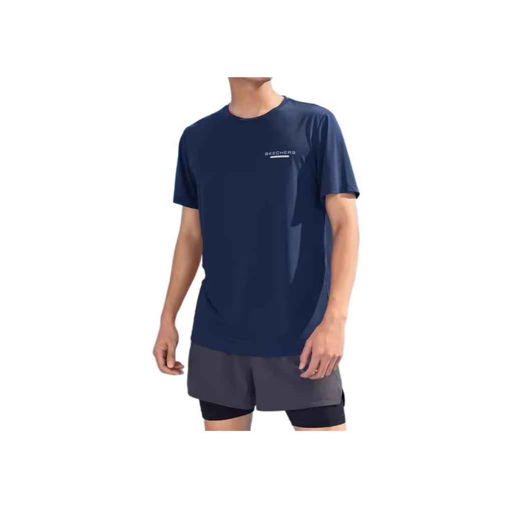 Skechers Letter Round Neck Pullover Comfortable Casual Sports Short Sleeve T-Shirt Men T-Shirts Navy-Academy-Blue P224M084-02MZ