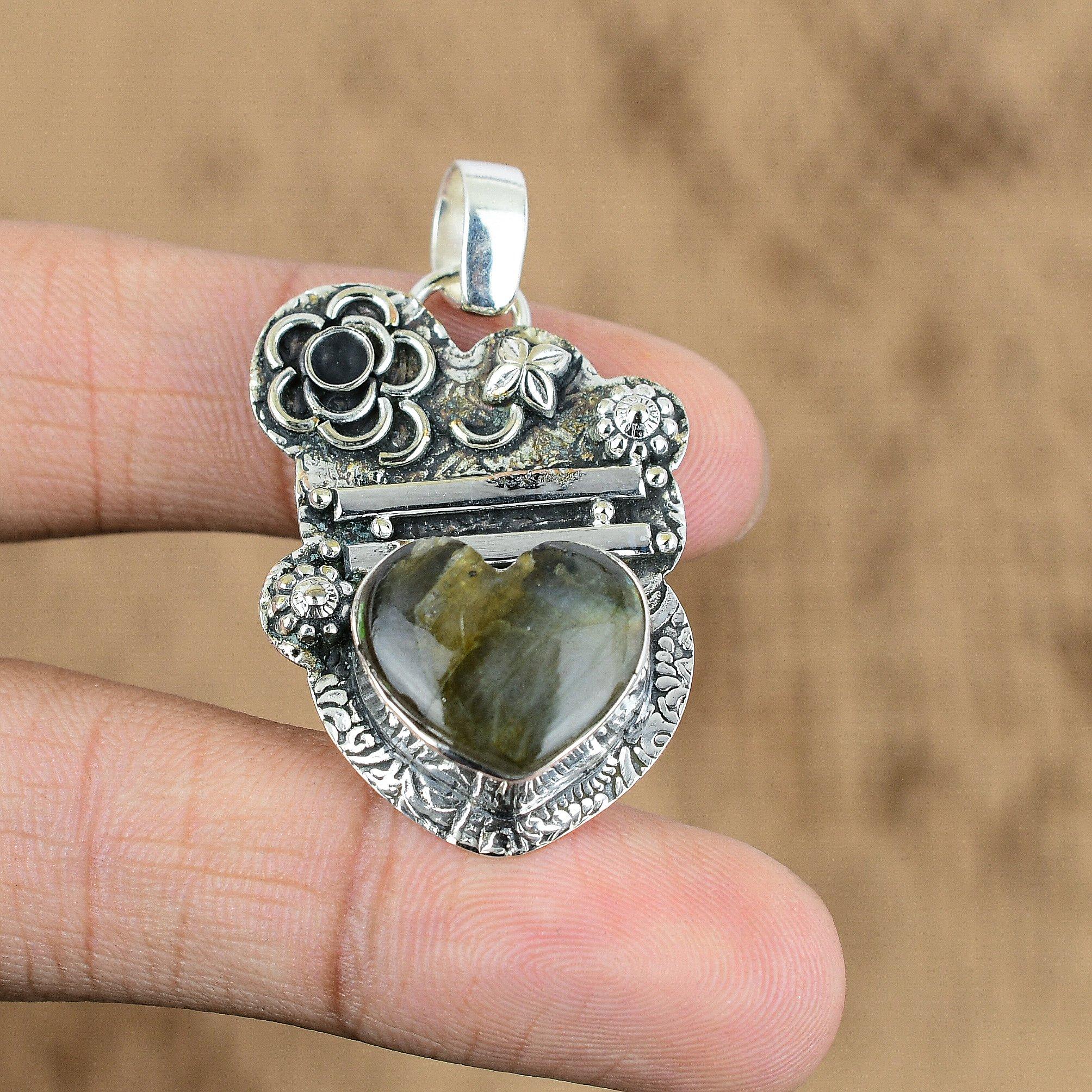 

Natural Labradorite Gemstone Pendant Flower 925 Sterling Silver For Women