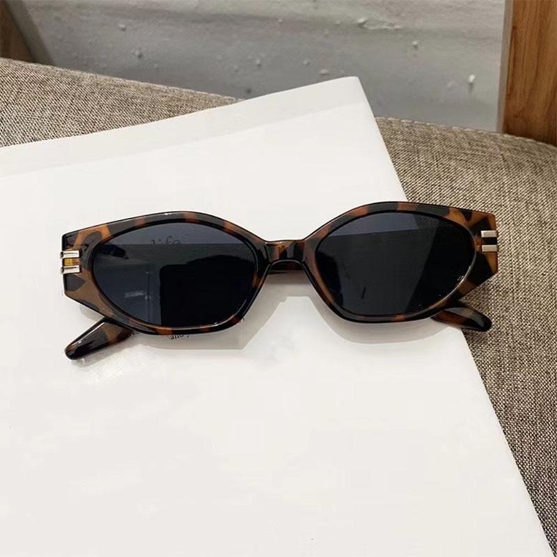 New Small Frame Oval Sunglasses Women Brand Designer Vintage Sun Glasses Lady Outdoor Travel Fashion Eyewear Uv400