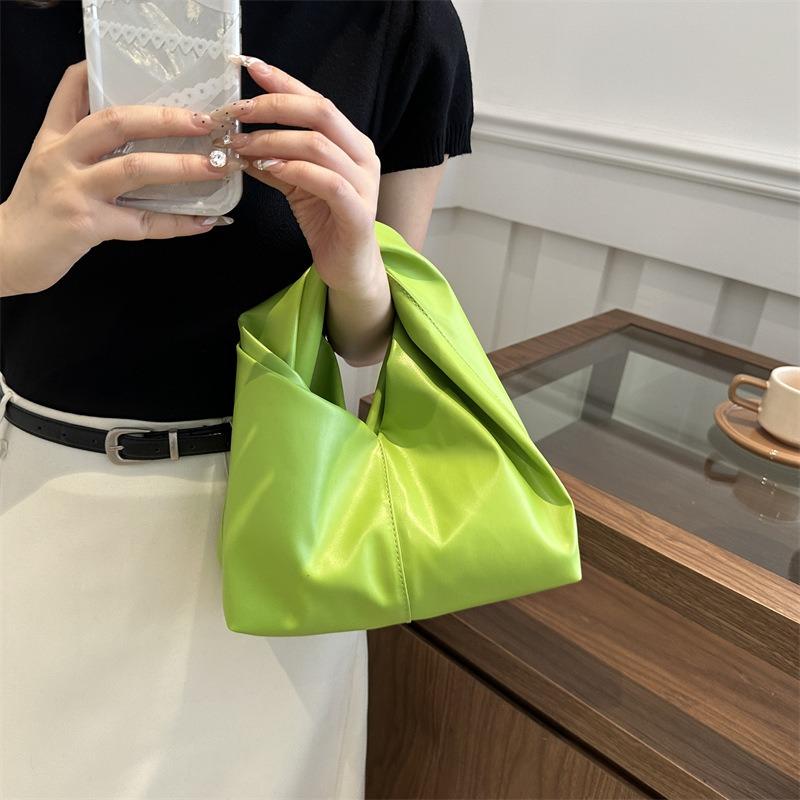 New fashion bags Girls commuter handbags Handbag niche design Soft leather pleated cloud bag tide