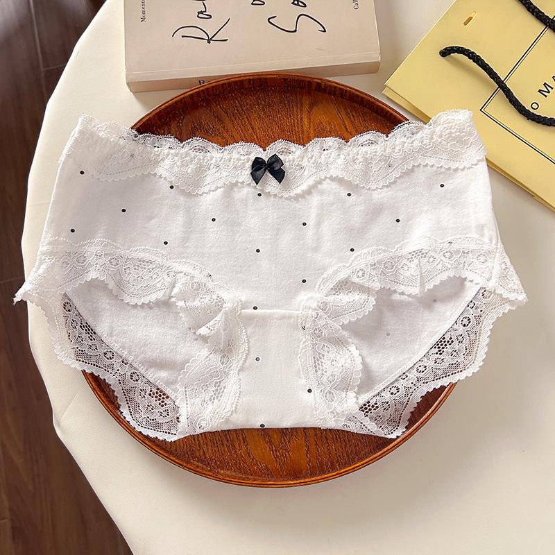 Japanese Retro Polka Dot Lace-Trimmed Cotton Women's Briefs - Soft, Breathable, Hip-Hugging Triangle Design