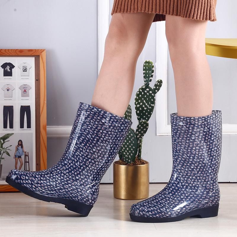 Water shoes fashion flower cloth rain shoes women's medium tube rain boots adult water boots work non-slip waterproof glue shoe cover shoes