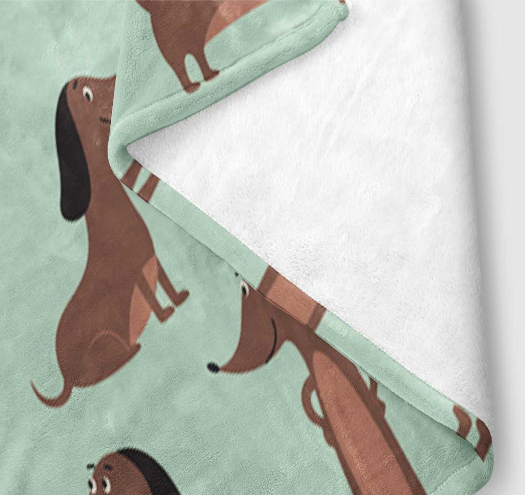 1pc Sausage Dog Print Flannel Blanket Soft Comfortable Multiple Sizes Living Room Nap Sofa Cover Portable Machine Washable
