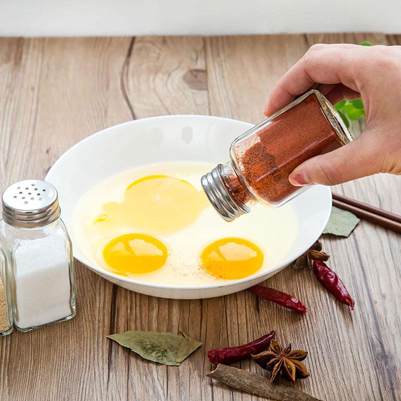 Kitchen Glass Spice Bottle Barbecue Seasoning Bottle with Lid Salt and Pepper Shaker Pepper Shaker Mini Seasoning Jar Set