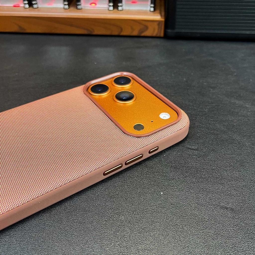 Funda para iPhone 17 Pro Max: Tejido Técnico, Textura Tejida, Absorción Magnética, Protección Anticaídas