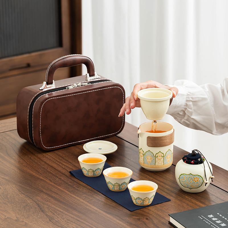 Kung Fu tea set will be sent to the customer company for the anniversary celebration of the opening of the Ru kiln ancient rhyme pot.  gift