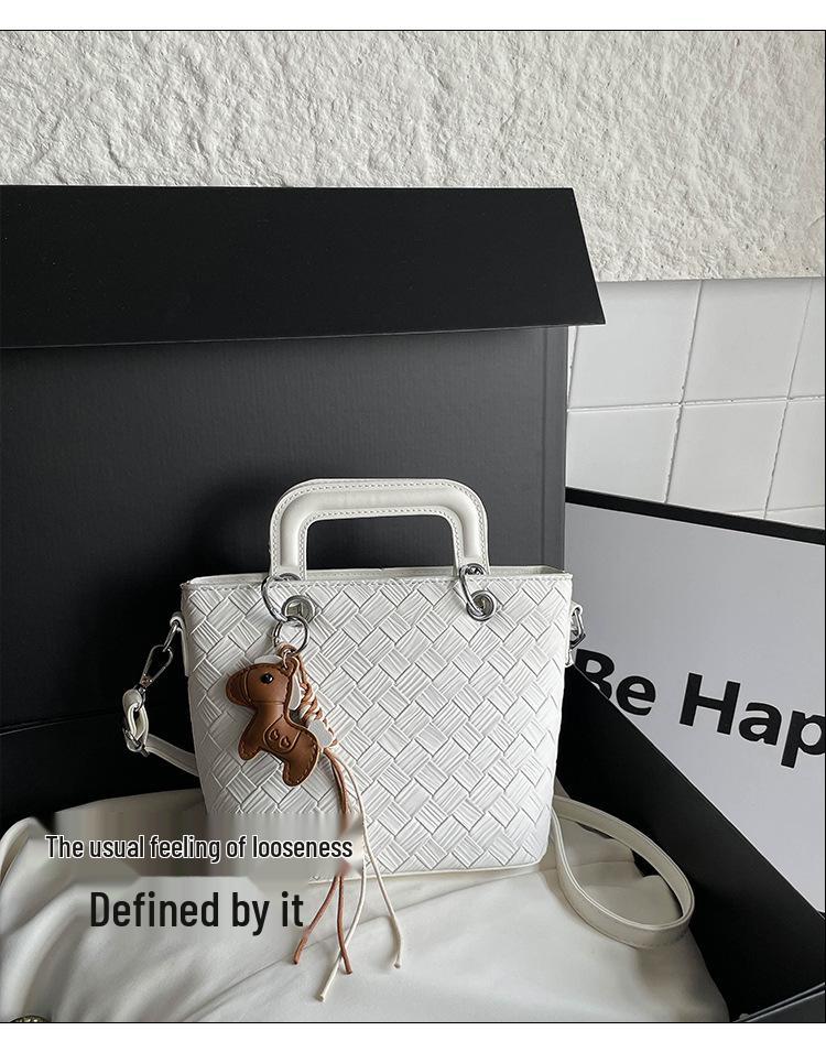 2026 Autumn/Winter Matte Metal Buckle Woven Tote with Large Capacity - Retro Women's Shoulder & Handbag.