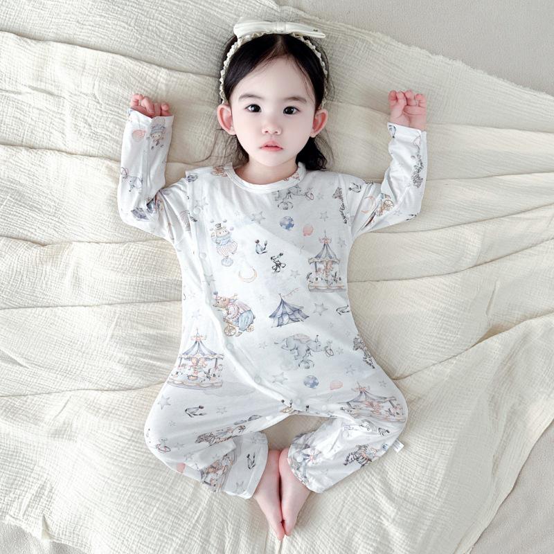 

Newborn Essential Pure Cotton Long-Sleeve Bodysuit with Belly Protection – Tagless Cartoon Pajamas for Baby Boys & Girls. 59 cm
