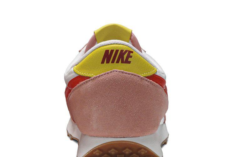 Nike Daybreak Coral Stardust (Women's) Sneakers