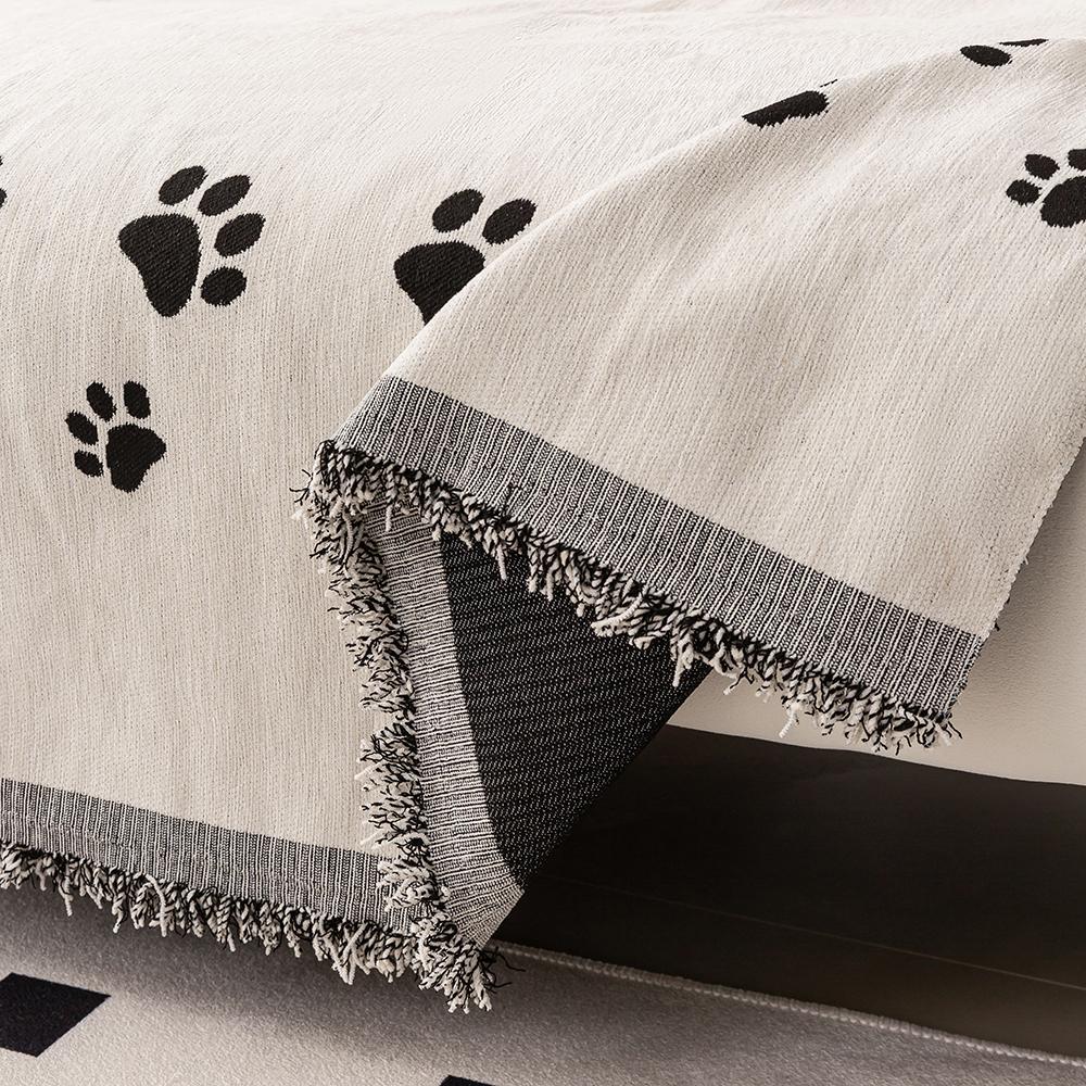 Cute Cat Chenille Sofa Towel for the Living Room, Nordic Style Home Decor with Tassel Edges, Three-Seater Sofa Set