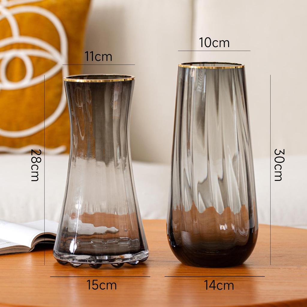 Elegant Small Glass Vase for Fresh Flowers - Perfect for Living Room or Dining Table Decor