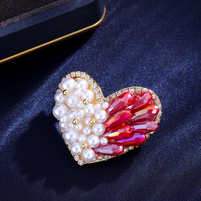 Elegant Pearl Brooch for Women's Suits - High-End Jewelry Pin