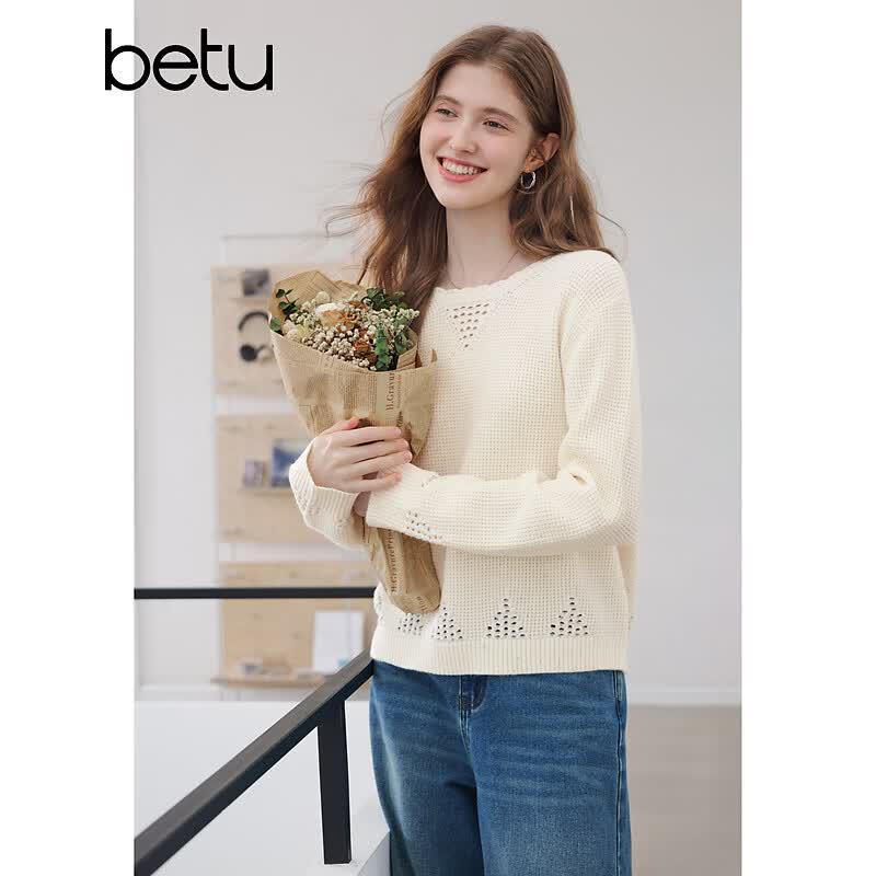 Women's Hollow-Out Long Sleeve Knit Top