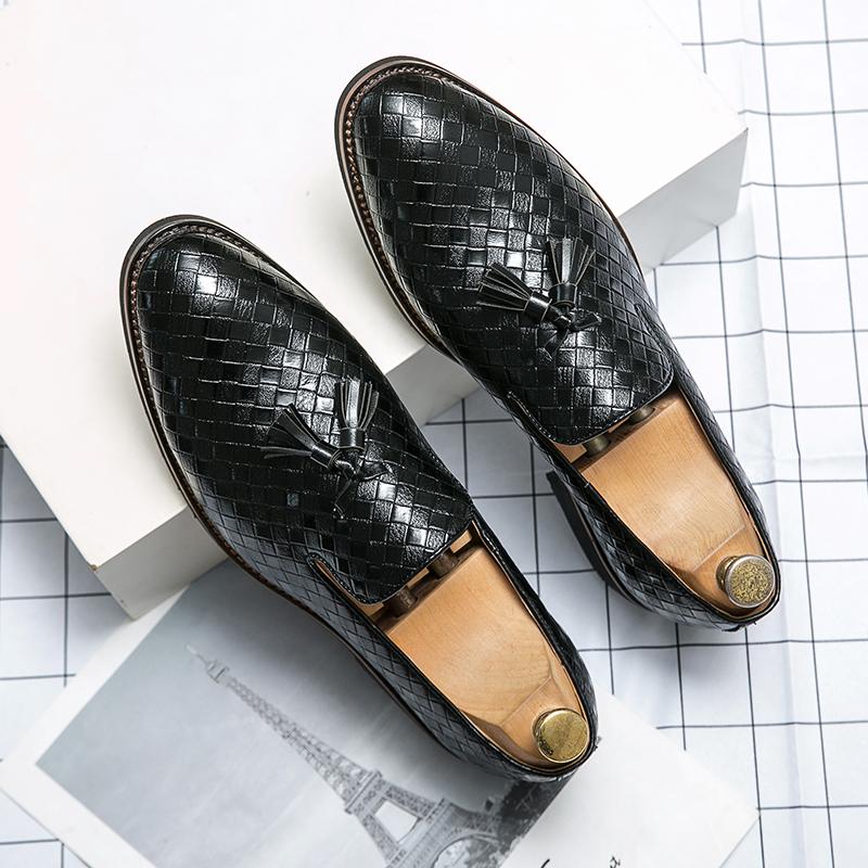 Luxury Brand Men Pointed Toe Leather Shoes Loafers Tassel Design British Style Black High-quality Shoes Slip On Mens Dress Shoes