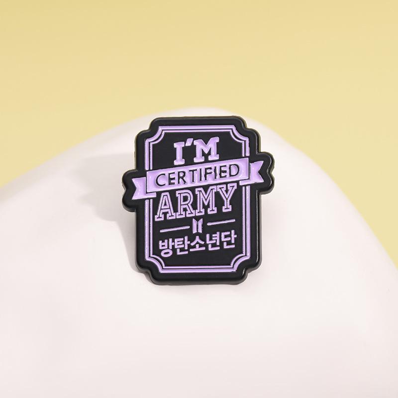 BTS Spilla "SONO UN ARMY CERTIFICATO", Spilla Metallica per Fan ARMY dei Bangtan Boys, Distintivo da Bavero Kpop per Zaino e Abbigliamento