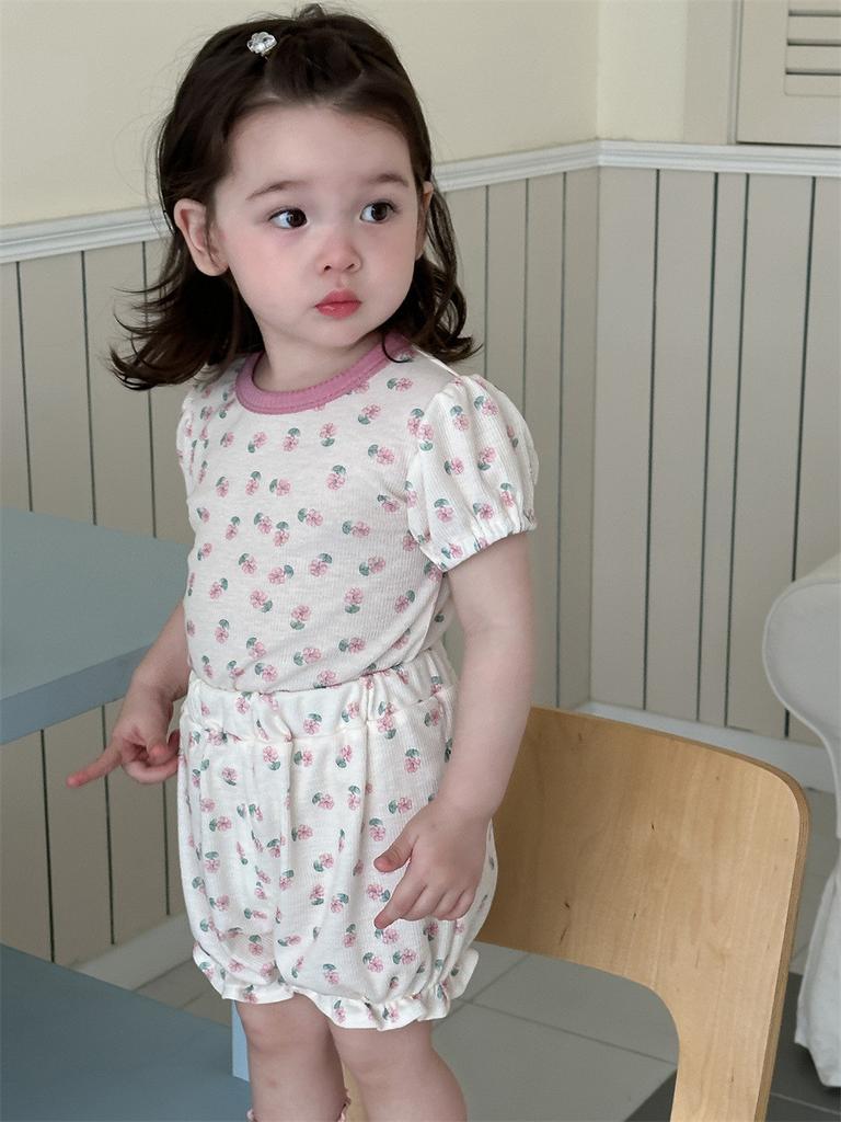Niedliches Sommer-Pyjama-Set für Mädchen im koreanischen Stil, leichtes Outfit mit floralem Print und Shorts