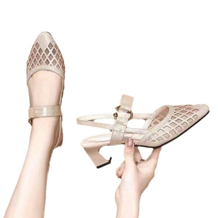 Yeni Yaz Oyuk File Nefes Alabilir Arka Oyuk Kalın Topuk Rhinestone Mizaç Kadın Sandaletleri Yumuşak Deri Burunlu Ayakkabılar