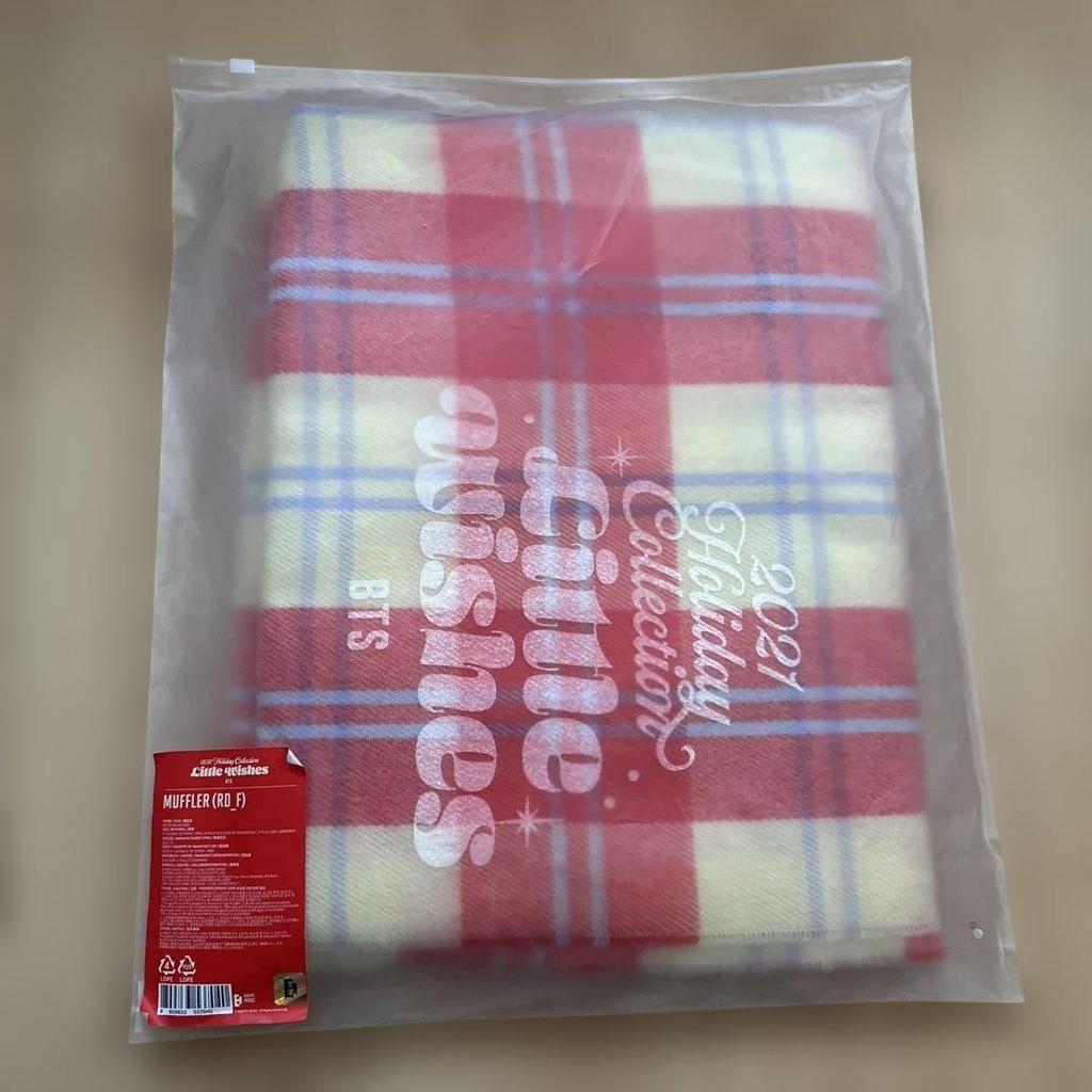 [USED] MUFFLER (RD_F) 2021 Holiday Collection