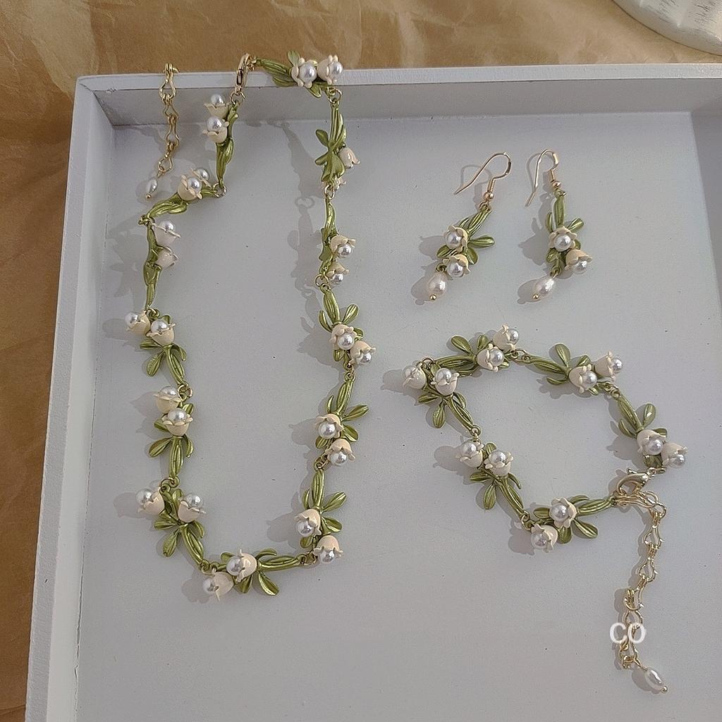 -of-the-valley Flower Pearl Earrings, Bracelet, And Necklace Set.