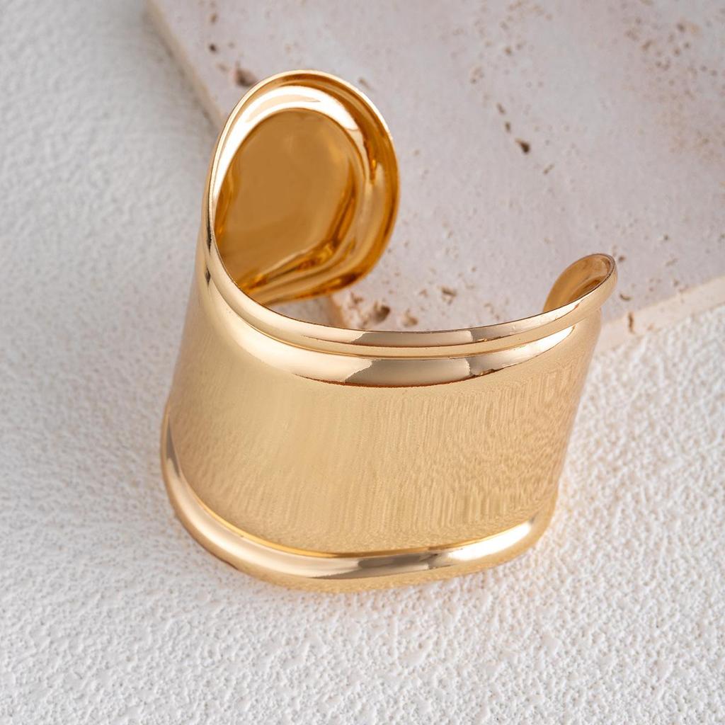 European Classical Gold Wide Cuff Bracelet: Personalized, Exaggerated, High-End Hollow Design for Women