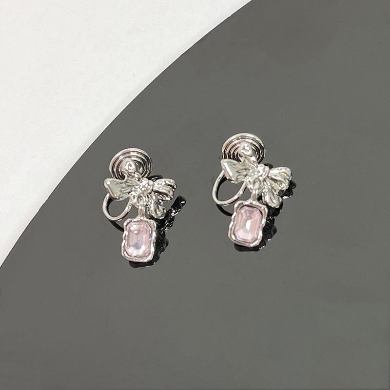 Pearl Mosquito Coil Disc Ear Clips: No-Pierce, Elegant French-Style Earrings for Women