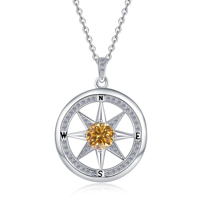 Collana Pendente Bussola Stella a Otto Punte Placcata Oro Bianco con Moissanite Colore D da 1/2 Carato