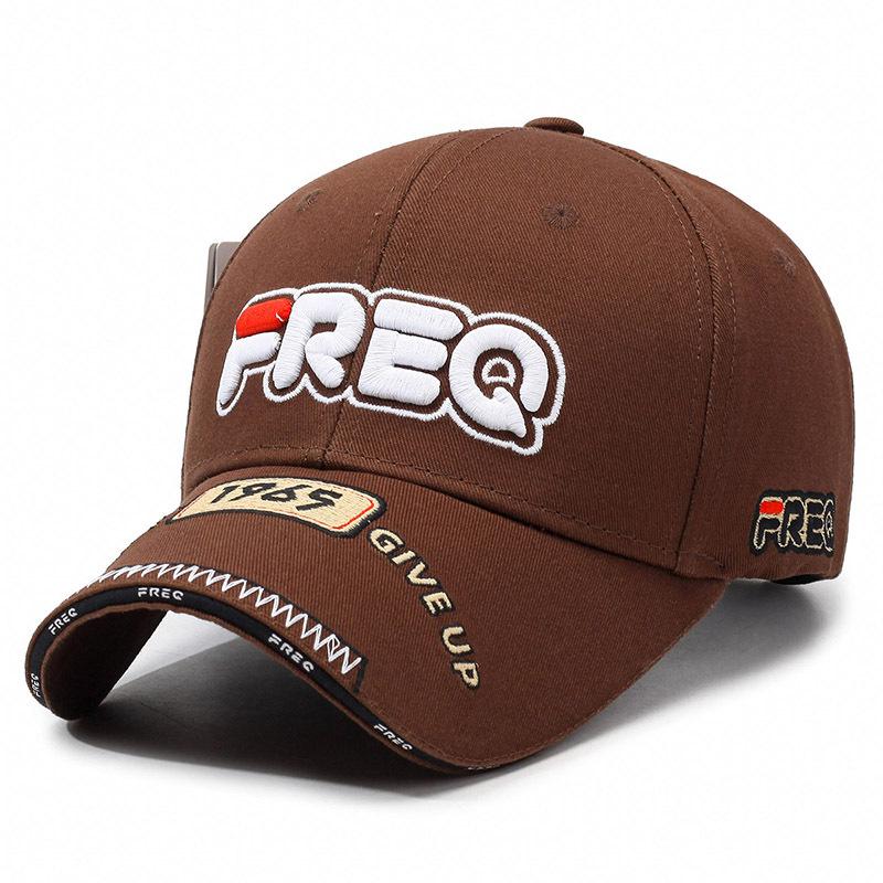 

Новая вышитая бейсболка с буквой для мужчин и женщин, для отдыха на открытом воздухе, солнцезащитная, модная, универсальная, для путешествий Adjustable темно-коричневого
