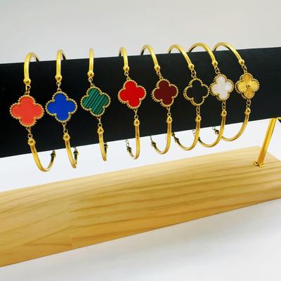 Hohe Version 15mm Glücksklee Armband aus Titanstahl für Damen ohne Farbverlust Frisches und niedliches Armband