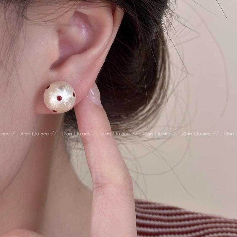 Elegant French Polka Dot Cotton Pearl Earrings - Retro, Luxurious, and Stylish