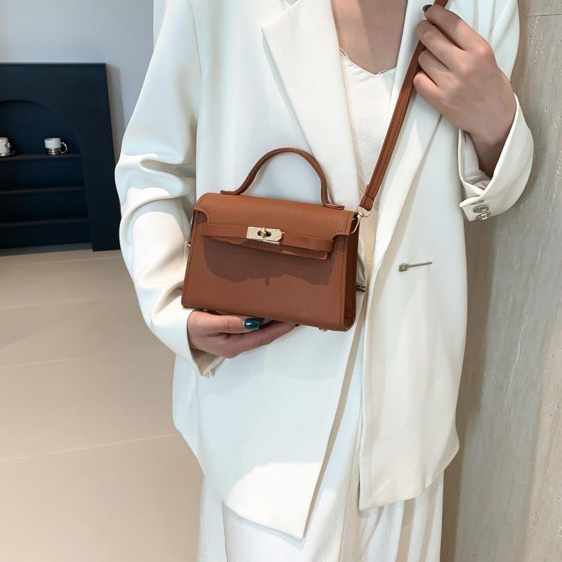 Retro Texture Small Bag Women's Spring 2024 New Trend Fashion Casual Bag Messenger Bag Popular Small Square Bag Women