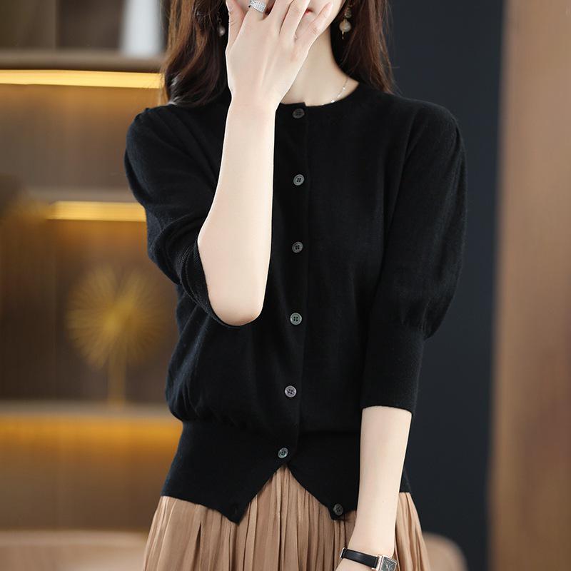 2023 Korean Style Women's Round Neck Knitwear Cardigan - Versatile, Stylish, Simple Loose Fit for Spring