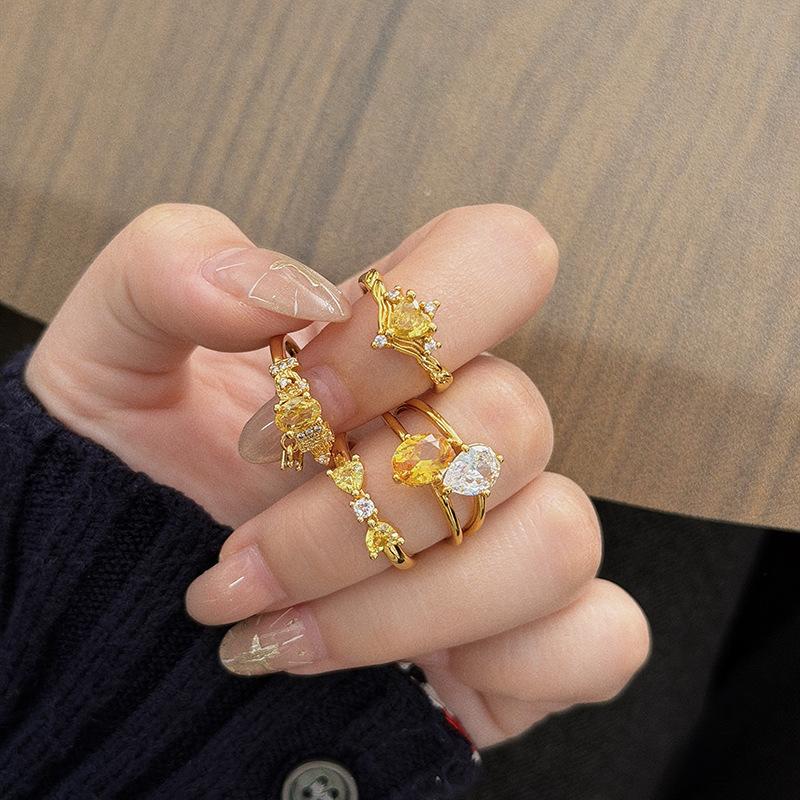 Light Luxury Yellow Colored Treasure Zir*****Pen Ring Elegant Exquisite Bow Crown Stacked Ring