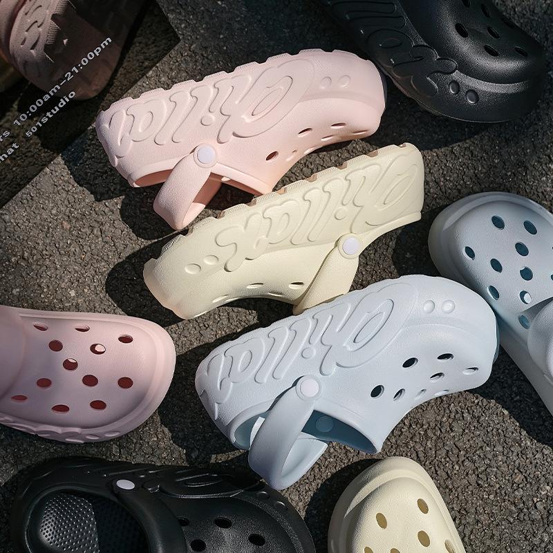 Height-increasing Thick-soled Hole Shoes Women's New Summer Outer Wear Runaway Not Tired Feet Show Legs Long Beach Sandals Non-slip Slippers