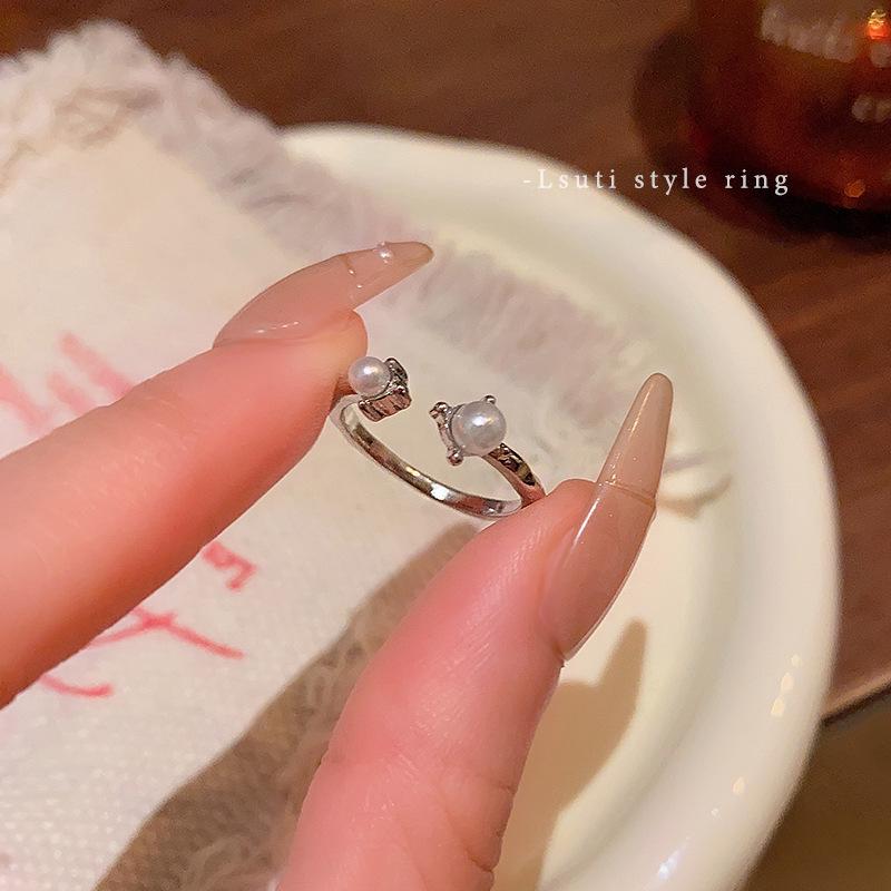 Korean Luxury Zircon Pearl Bow Ring - Vintage Niche Design, Women's Open Hand Jewelry