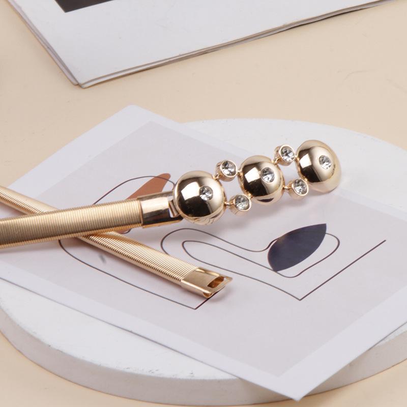 Damski Cienki Metalowy Elastyczny Pasek z Dekoracją Łańcuszka Biodrowego w Kształcie Kwiatu Róży - Idealny do Dopasowania do Spódnic i Sukienek