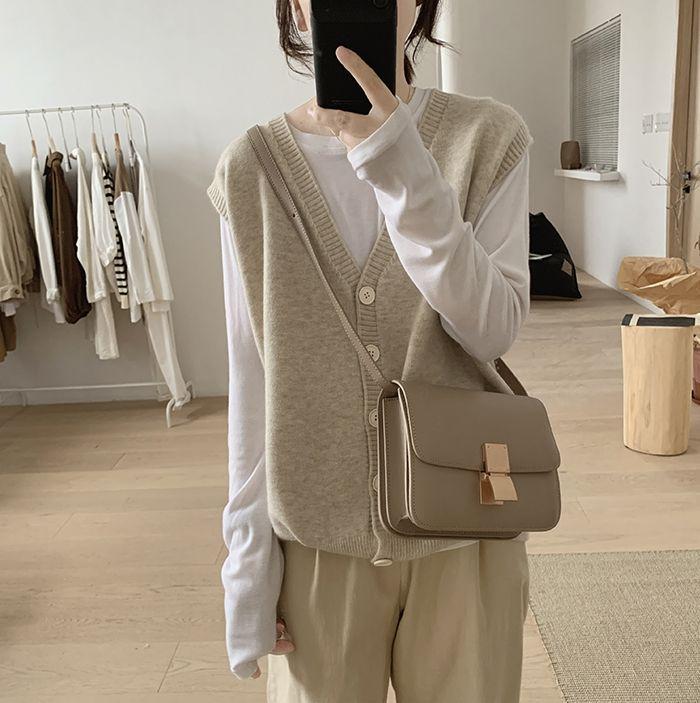 Women's Korean Style Collar Knit Vest - Sleeveless, Loose-Fit, Slimming Cardigan for Spring and Autumn