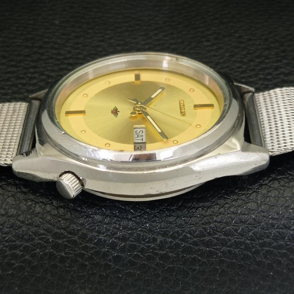 CITIZEN AUTOMATIC 8200 JAPAN MENS VINTAGE GOLDEN COLOR DIAL WATCH a702750-1 R210-a702750