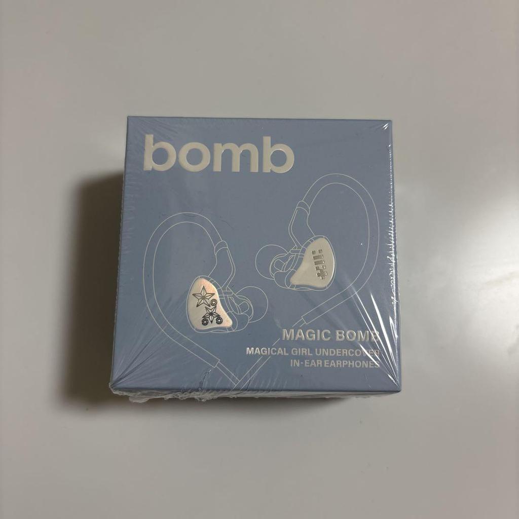 [USED] ILLIT album bomb MAGIC BOMB in-ear monitor