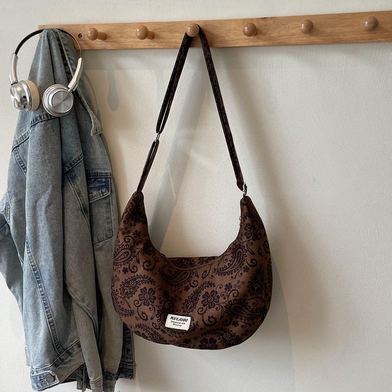 

Niche bag women s autumn and winter new versatile shoulder messenger bag fashion casual dumpling bag