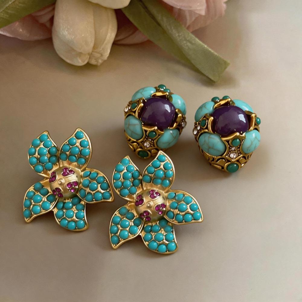 Retro Turquoise Purple Zircon Flower Stud Earrings for Women No Piercing Imitation Gem Filigree Oval Ear Clip Ethnic Jewelry