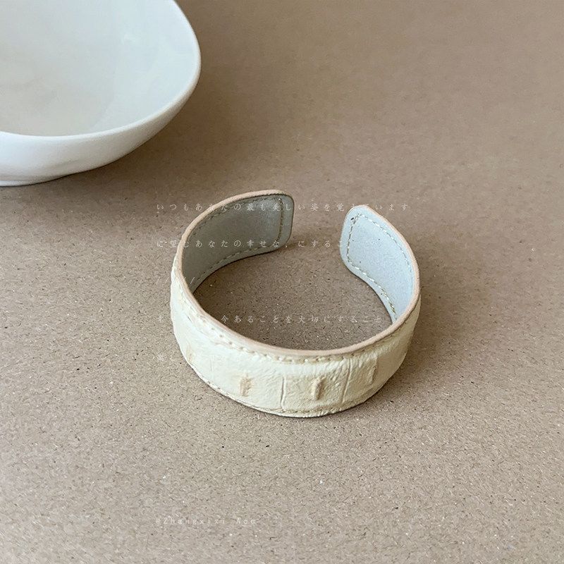 Fashion Exaggerated Personalized Leather Texture Open-Ended Bracelet Female Fancy Retro Affordable Luxury Fashion All-Match Wristband Bracelet White Narrow Version Adjustable